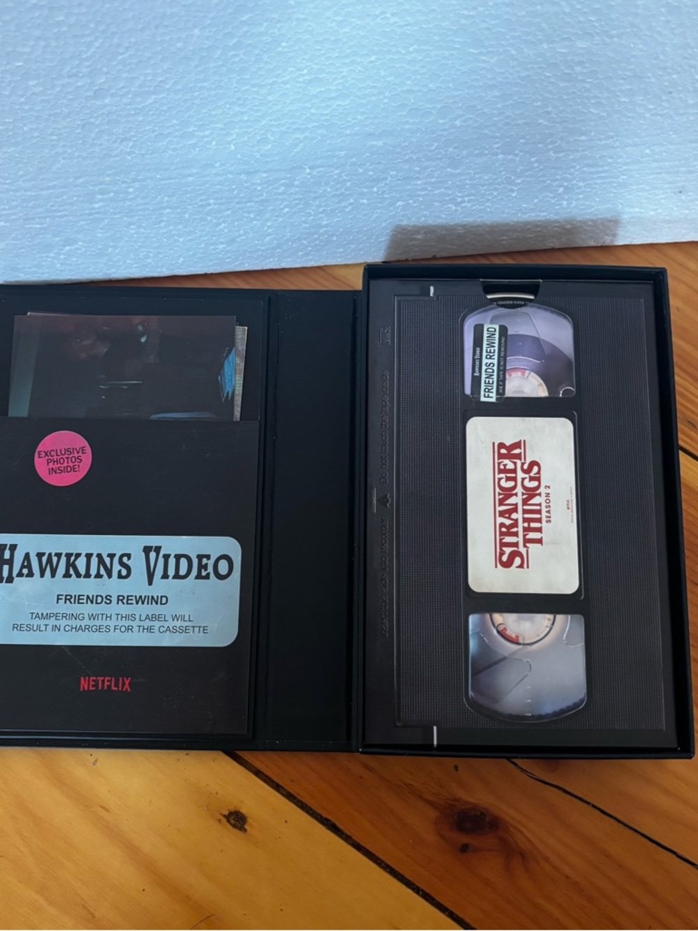 Stranger Things 2 VHS Style Collector’s Edition Netflix Box Set - Picture 3 of 8